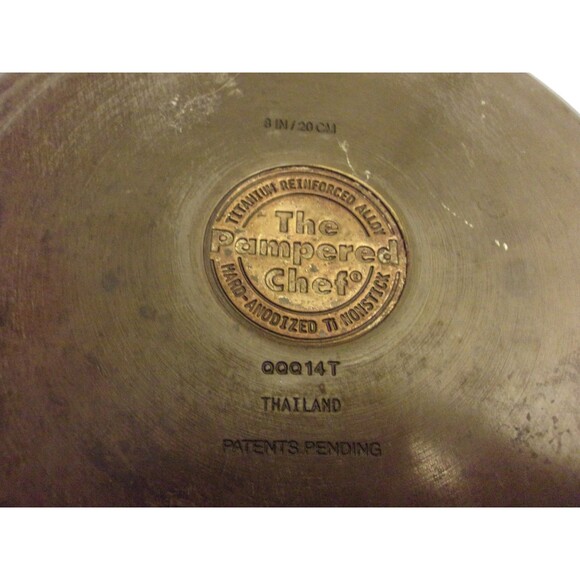Pampered Chef 8.5" Frying Pan + Lid 00014-t Titanium Reinforced Non-Stick - Picture 5 of 9